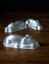 VINTAGE DOG SHAPED SMALL METAL JELLY MOULDS set of 3