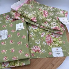 Laura Ashley Tossed Rose
