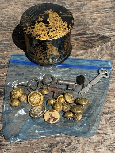 Antique 1860 black gold - 1860’s,