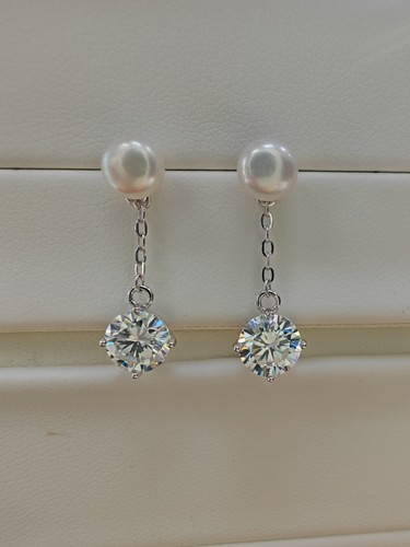 Real pearl with - with, lab