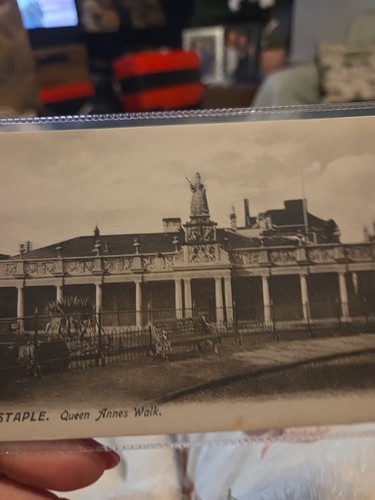 Barnstaple queen anne walk - queen, anne's