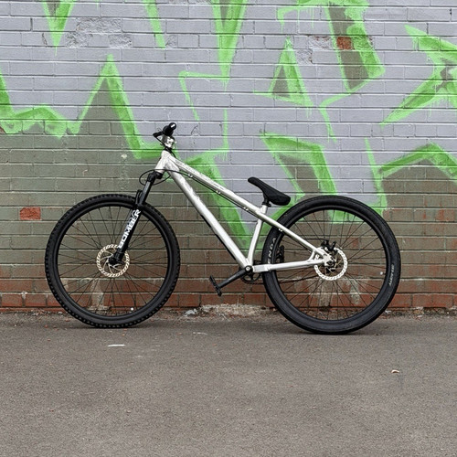 Dirt jumper bike 26in - bike,