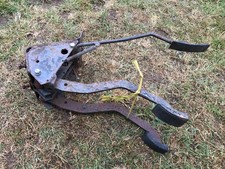 Reliant Scimitar GTE SE5 SE5a 206781 manual PEDAL BOX clutch brake accelerator