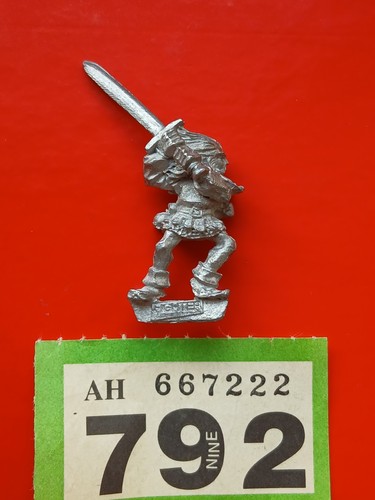 Empire fighter with greatsword - fighter,