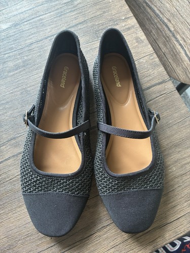 Brand new womens - size, 6.5