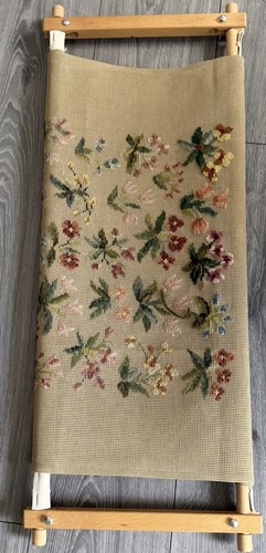 Wooden tapestry scroll frame - scroll,