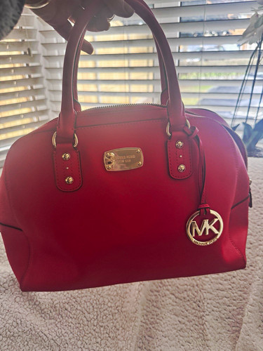 Michael kors red leather logo - kors,