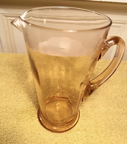 Pink glass pitcher - ,