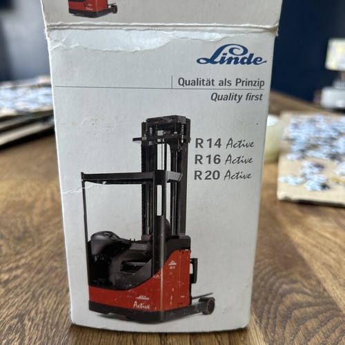 Linde reach truck - linde,