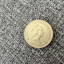 1986 Solid £2 Coin With Queen