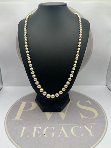 Pompadour pearls for - “pearls,