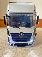Tamiya Mercedes-Benz Actros 1851 Gigaspace 1/14 Scale RC Tractor Truck