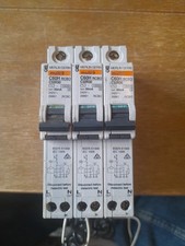 MERLIN GERIN multi 9 C60H 32A