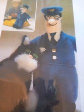 Postman Pat Snd Cat Knitting