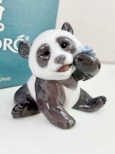 Lladro panda figurine pottery - lladro,