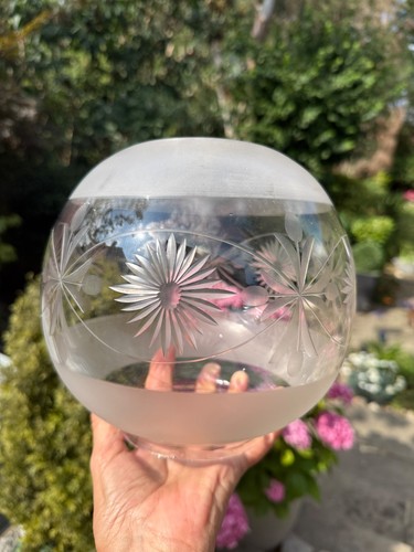 Antique round frosted star - round,