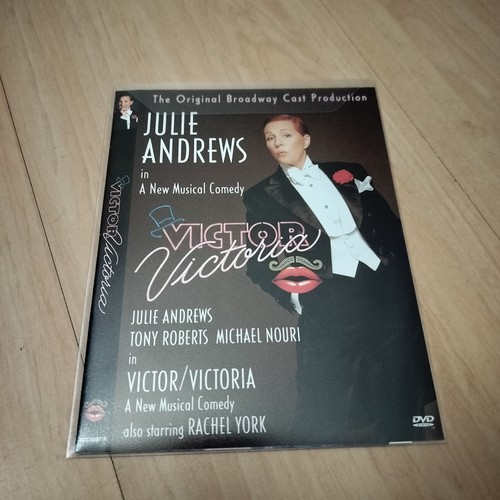 Victor victoria julie - /,