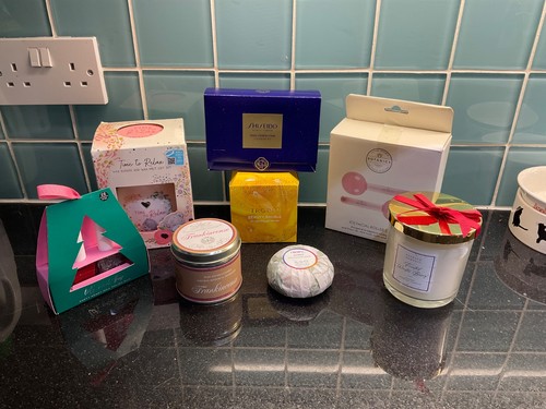 Job lot bathroom - lot, toiletries