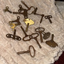 ANTIQUE VINTAGE ENGLISH & EUROPEAN CLOCK KEYS x  16