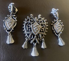 Lovely vintage Broach and