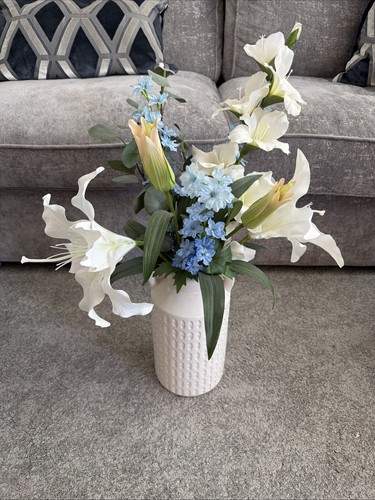 Vase artificial flowers - vase,