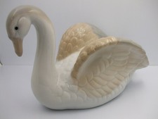 Country Life Figurine Porcelain Swan Cygnet New C2128