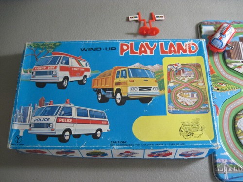 Play land vintage wind up - land-,