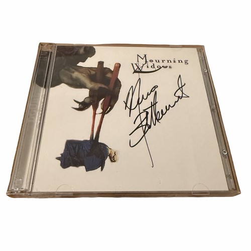 Signed nuno bettencourt - bettencourt,