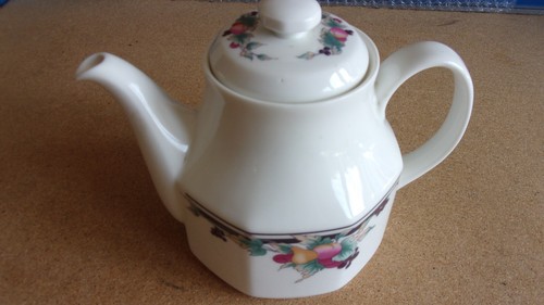 Royal doulton autumn glory - royal, autumn`s