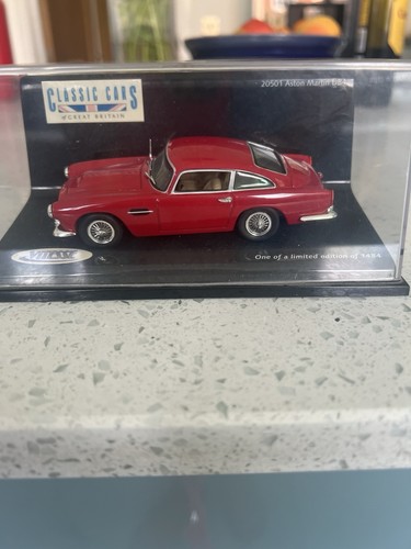 Aston martin db5 model car - aston,