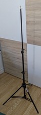 2 camera light tripods