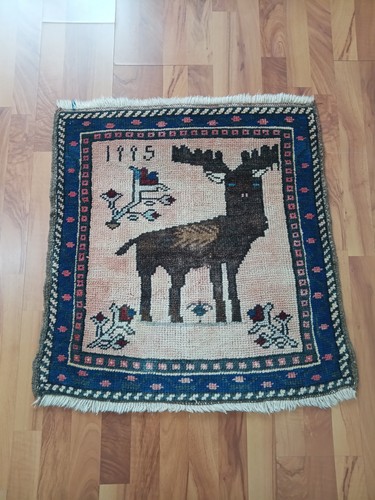 Primative mysterious deer rug - primative,