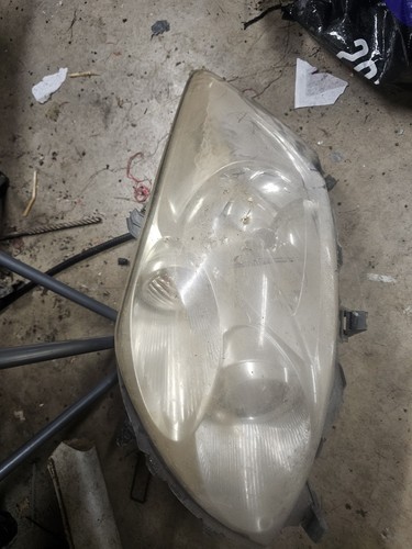 2008 toyota auris headlight - auris,