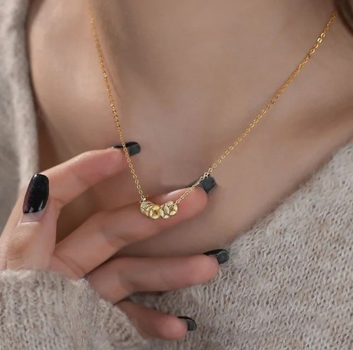 18ct gold coin pendant - gold,