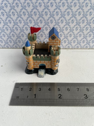 Dolls house wooden fort - ,