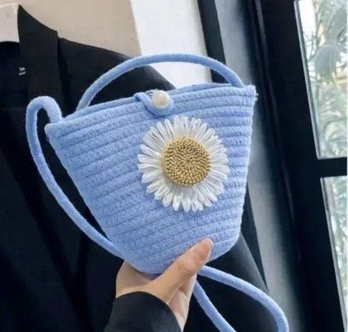 Blue crochet daisy crossbody - blue,