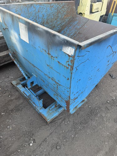 Tipper bin tipping skip fork - tipper,