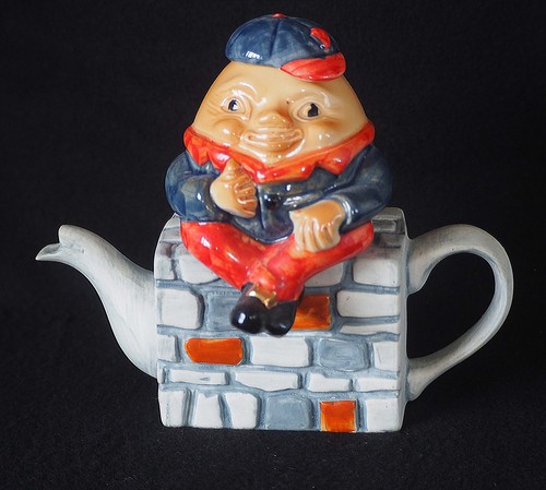 Swineside teapottery humpty - swineside, "humpty