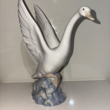 NAO by Lladro 1007 Flying Duck