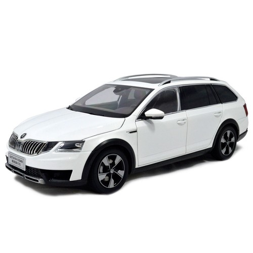 Skoda octavia combi 2017 - 1:18,
