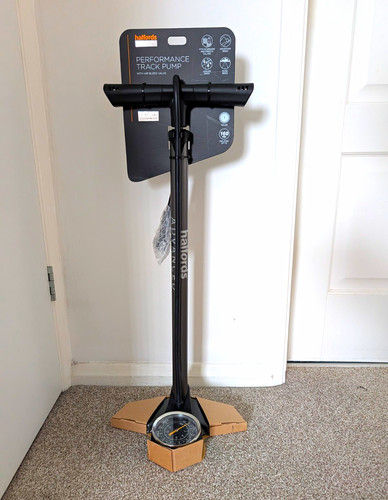 Halfords advanced track - track, pump