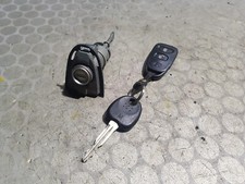 2010 Hyundai Santa Fe mk2 Door Lock Barrel + Key Fob Blade