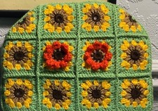 VINTAGE HAND CROCHETED GRANNY