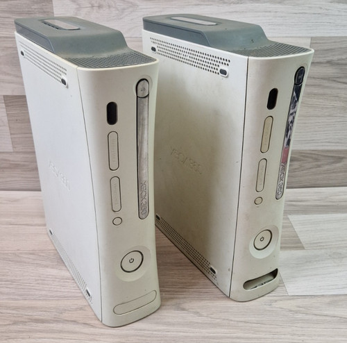 White xbox 360 2 - xbox,
