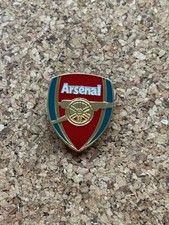 ARSENAL FC   Metal Crest pin badge Price includes uk postage