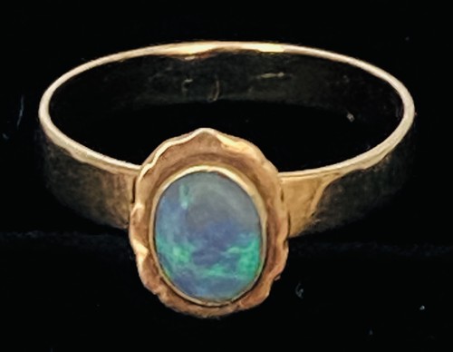 Antique 9ct gold oval - gold, black