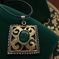 Vintage Gold Plated 925 Sterling Silver Pendant with Emerald Green Stone 