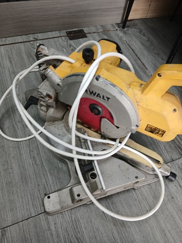 Dewalt dw777 216mm corded - dw777-lx,