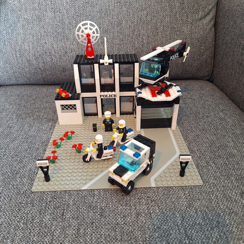 Lego town police command base - town:,