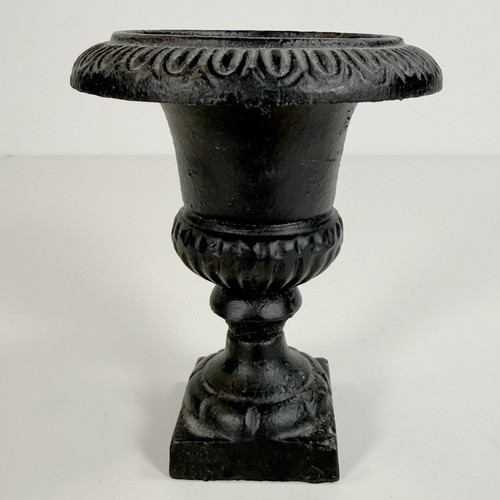 Vintage miniature cast iron - vintage,